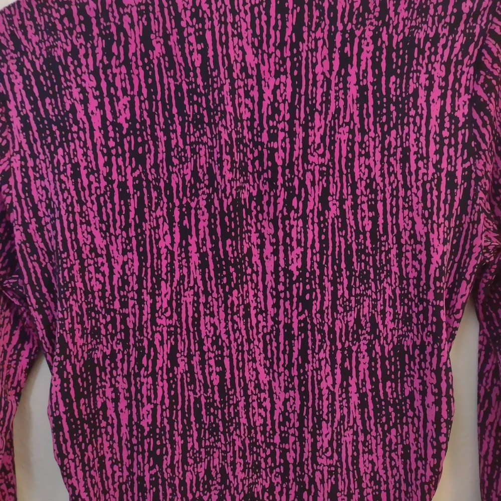 Vince Camuto Fuchsia Black Abstract Ruched Sides Stretch V-Neck 3/4 Sleeve Top - Picture 13 of 13
